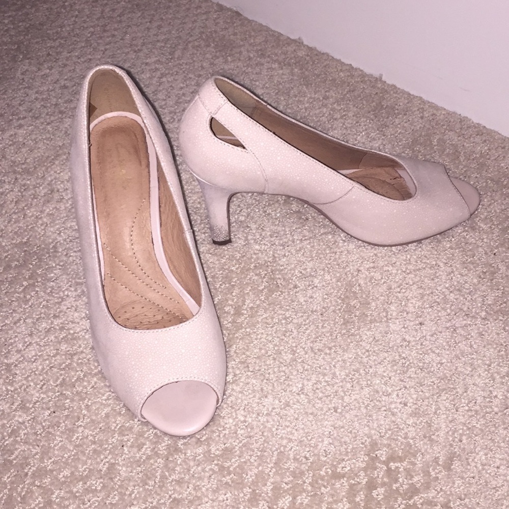 Comfy Clarks heels